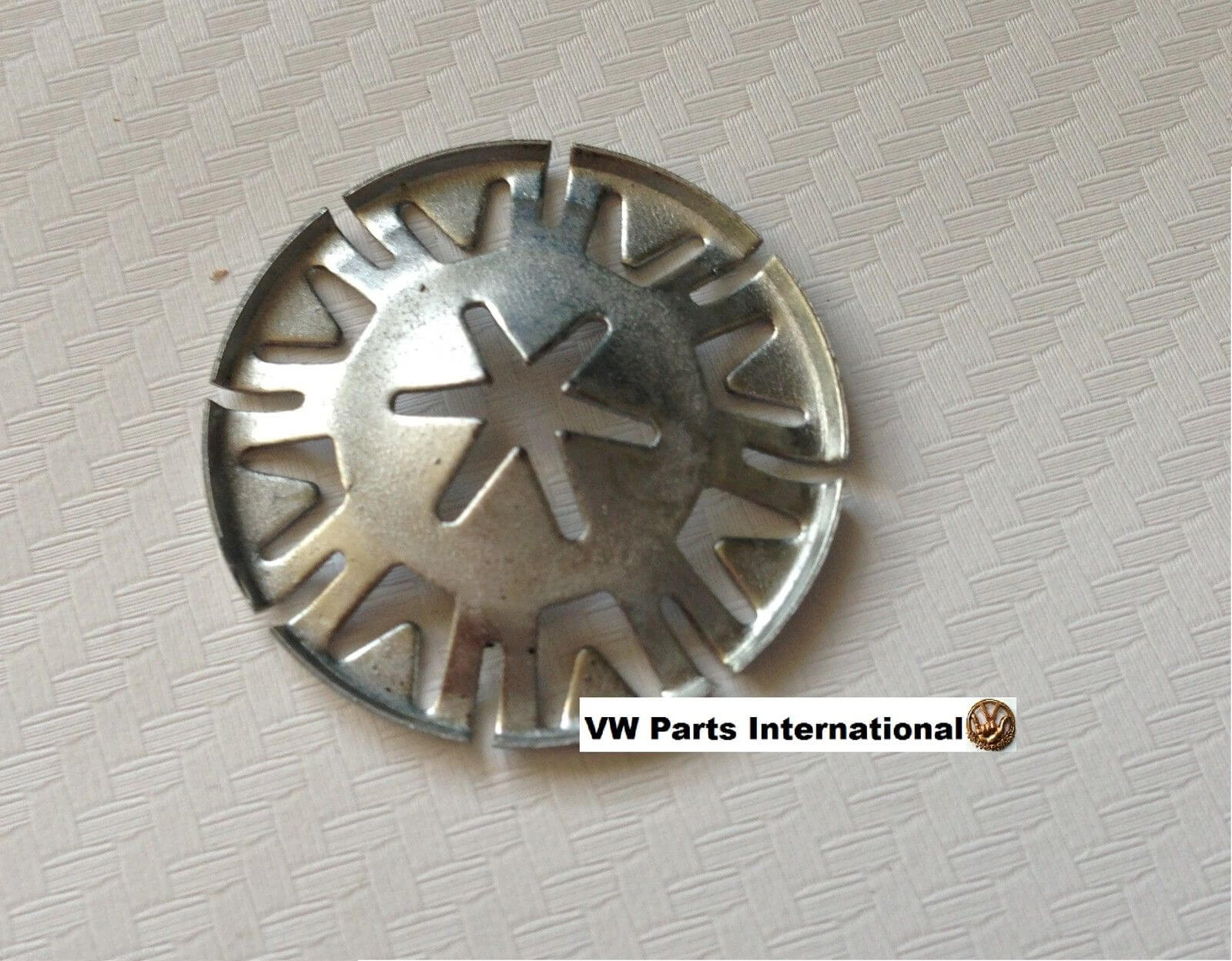 Under Tray Exhaust Heat Shield Fixing Clip Nut VW Golf MK4 MK5 GTI R32