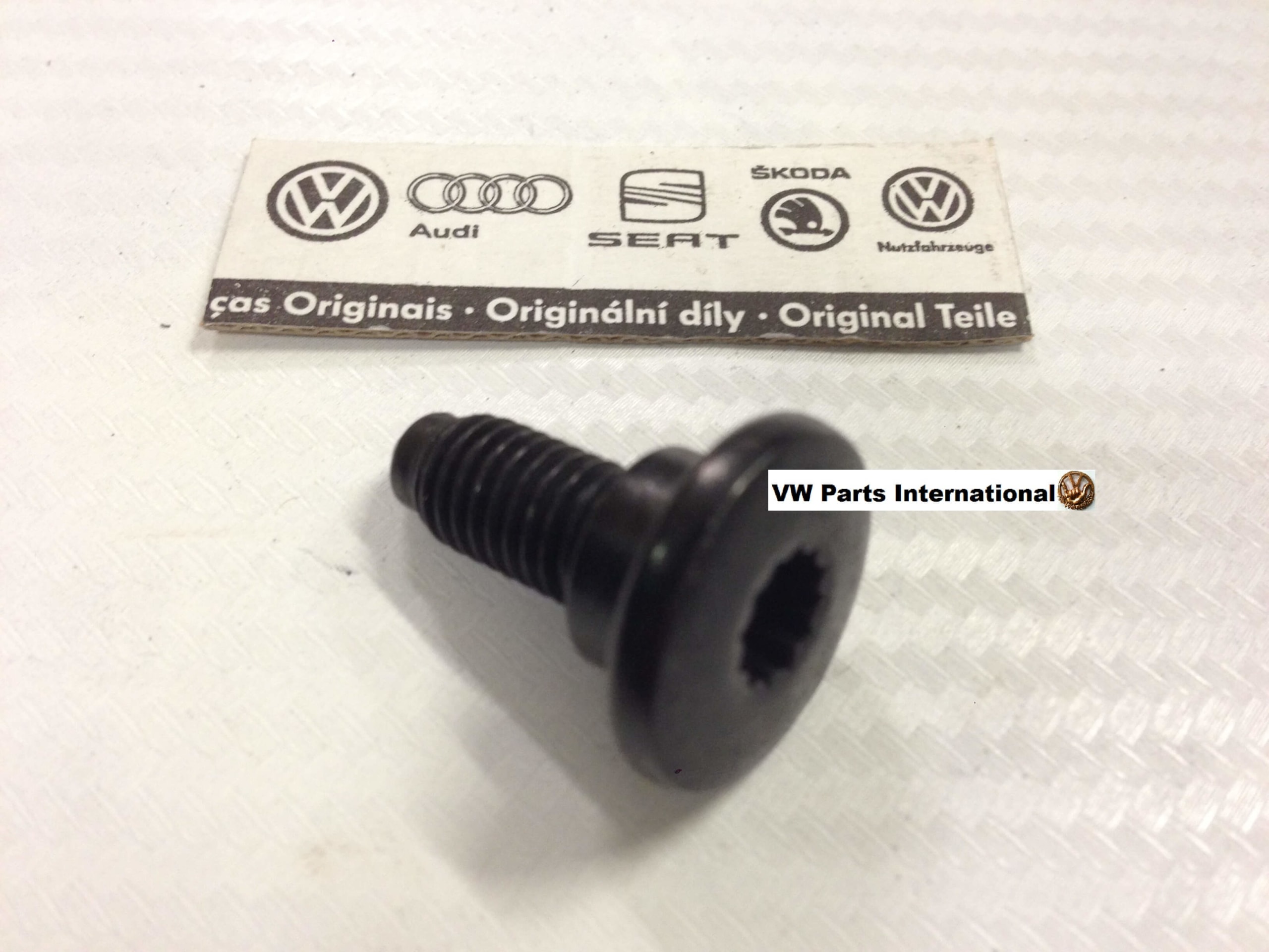VW Golf MK4 MK5 MK6 Scirocco Tailgate Striker Plate Bolts Genuine VW