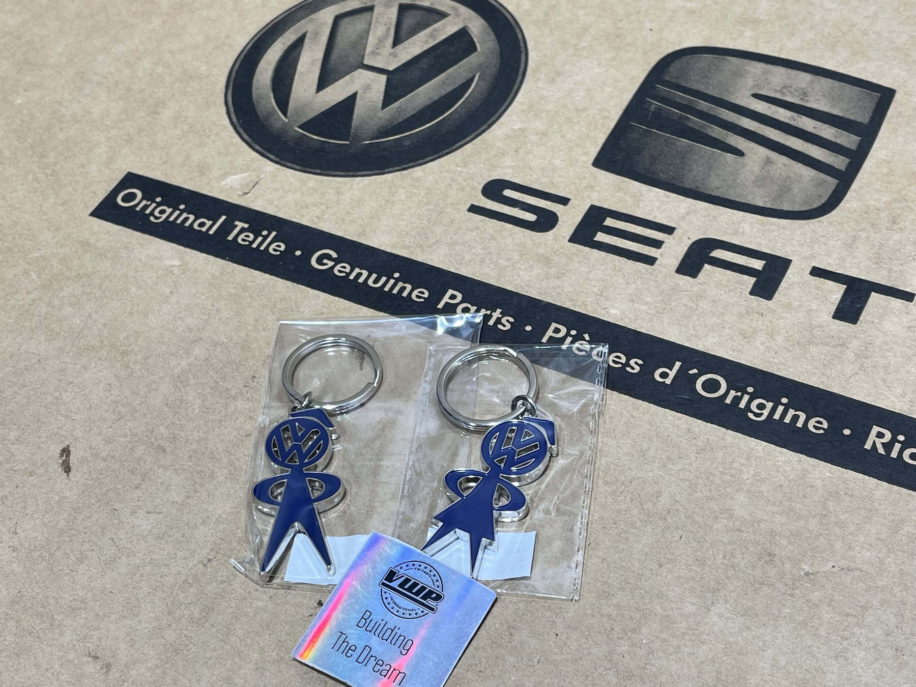 Genuine Mr and Mrs VW Bobble Head Keyrings MK1 MK2 MK3 MK4 MK5 MK6