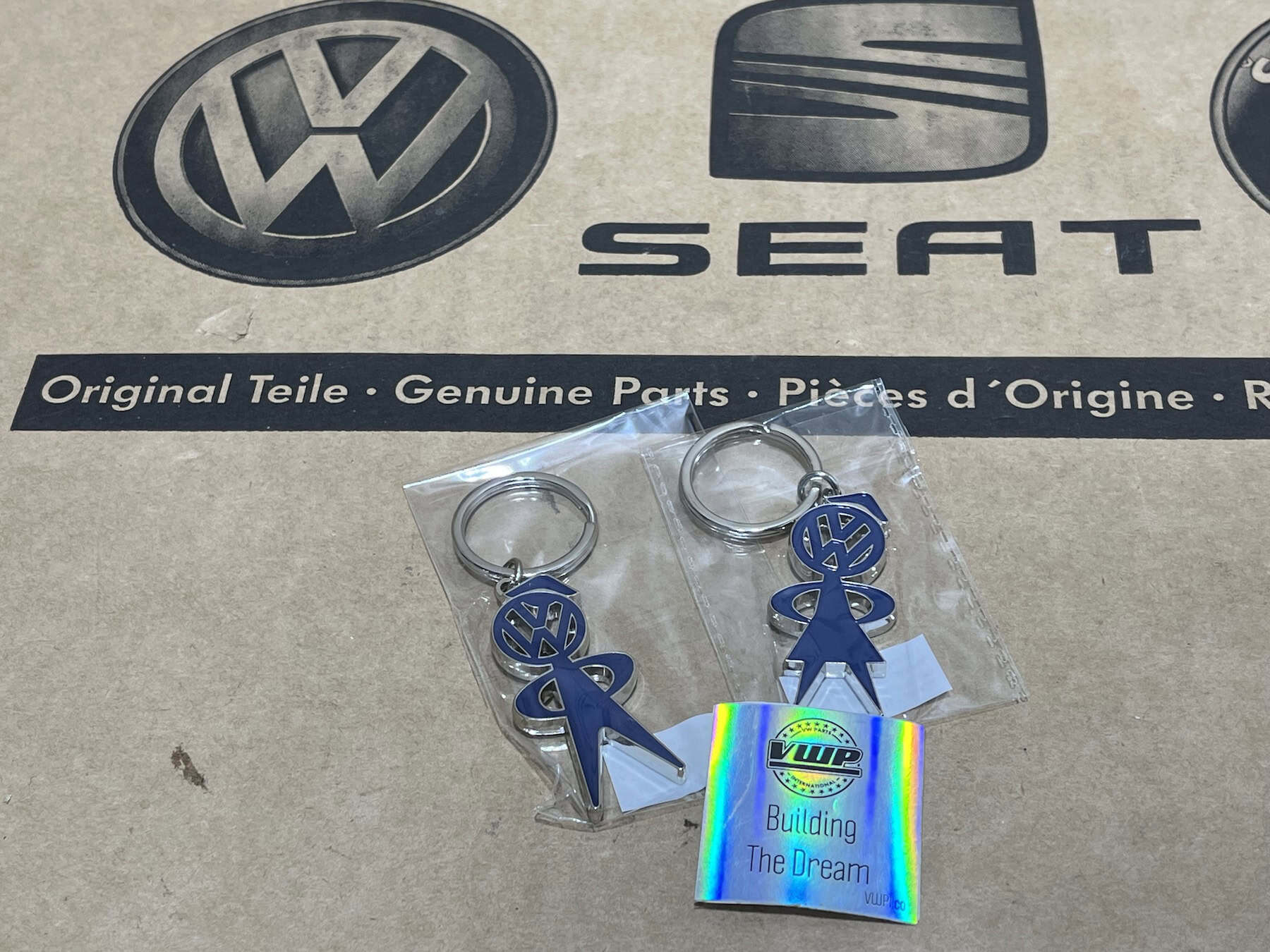 Genuine Mr and Mrs VW Bobble Head Keyrings MK1 MK2 MK3 MK4 MK5 MK6