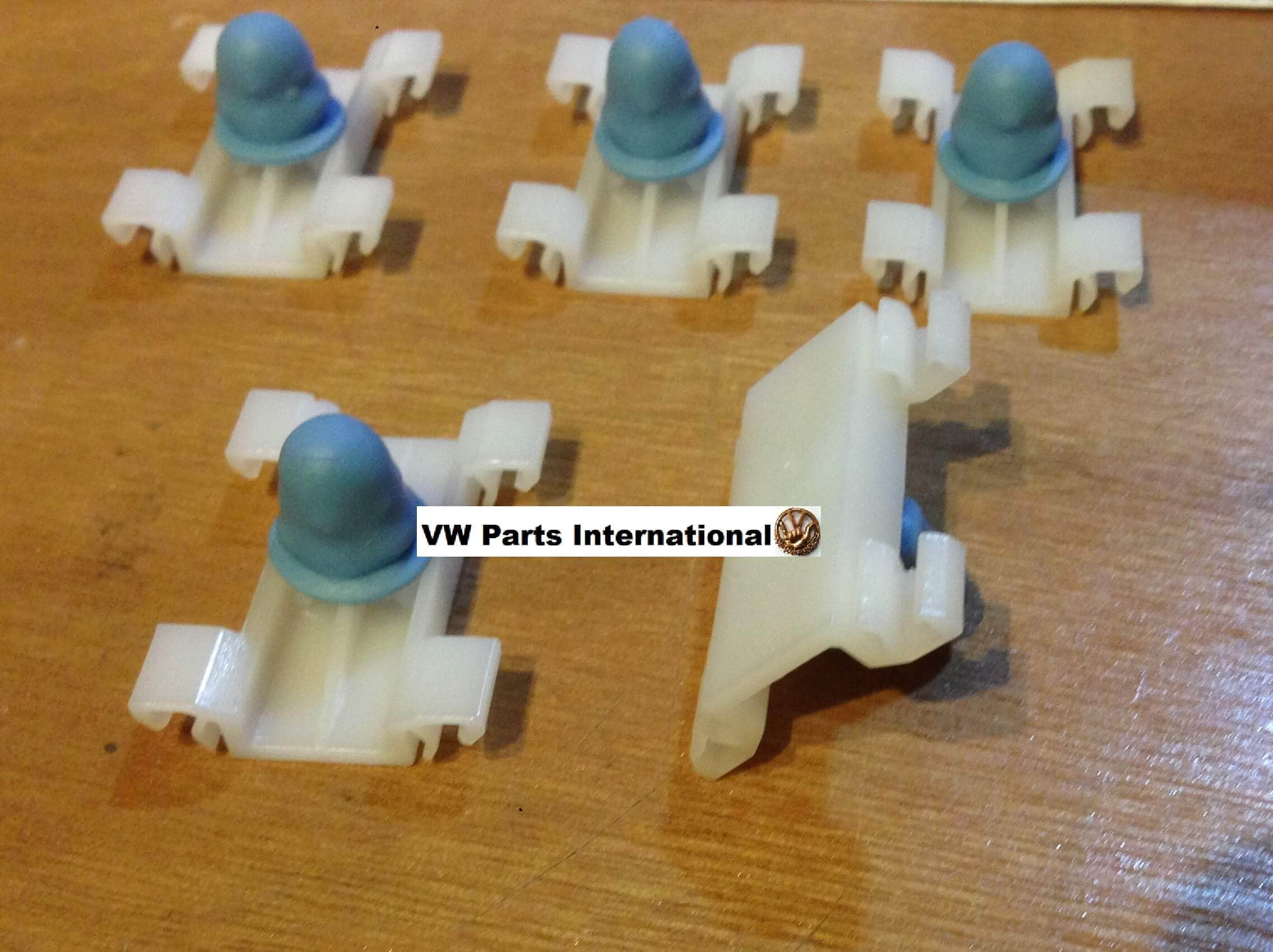 5x VW Golf MK3 GTI VR6 Door Rub Strip Moulding Clips Halfs New Parts Worldwide Shipping VW