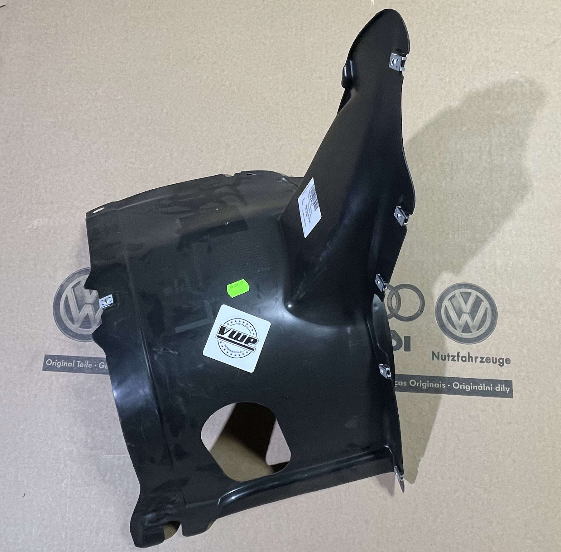 VW Golf MK5 R32 GTI Lower Inner Wheel Arch Housing Liner Front NS Left