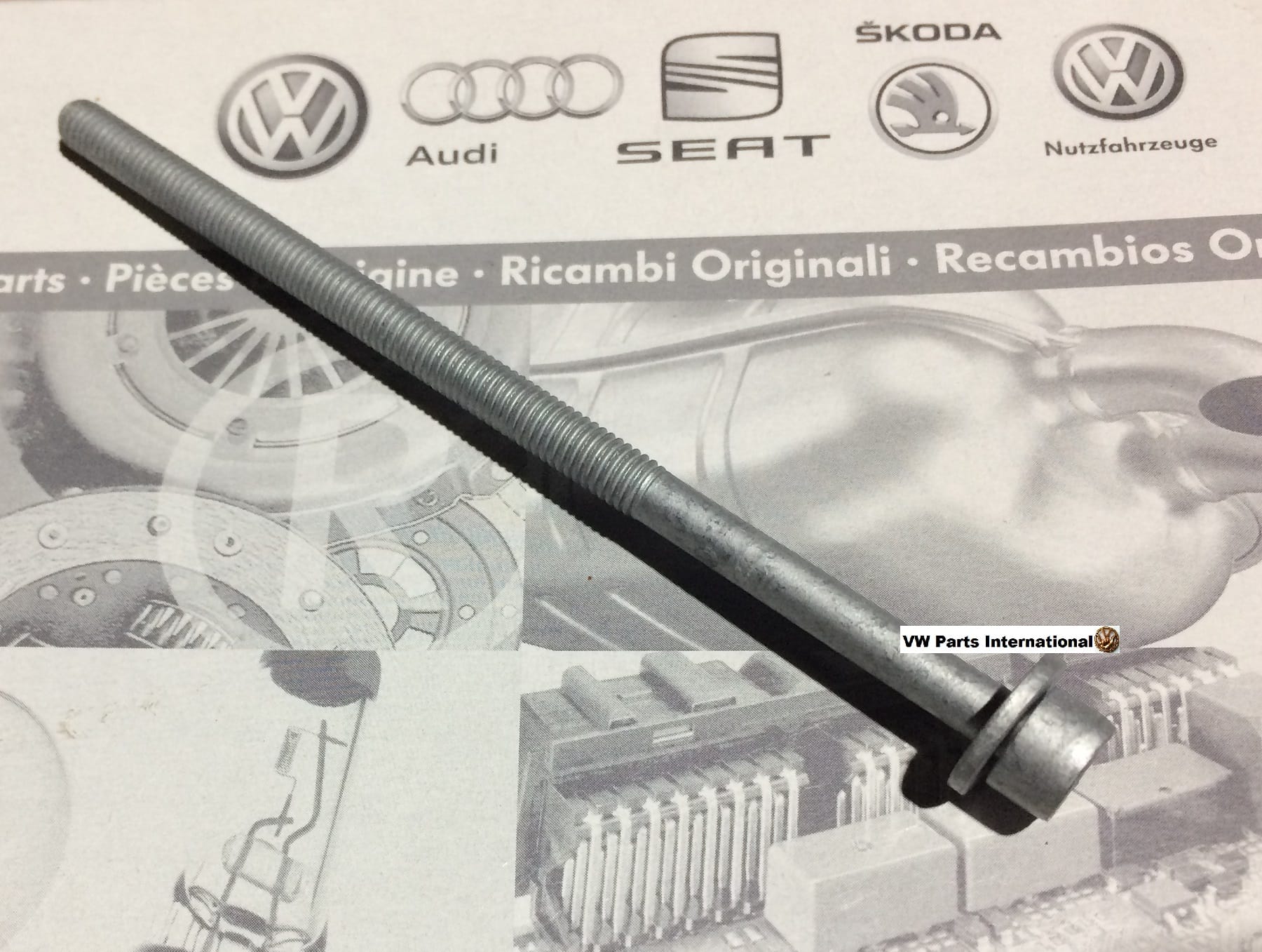 VW Golf MK4 R32 GTI 1.8T Thermostat Temperature Housing Long Bolt