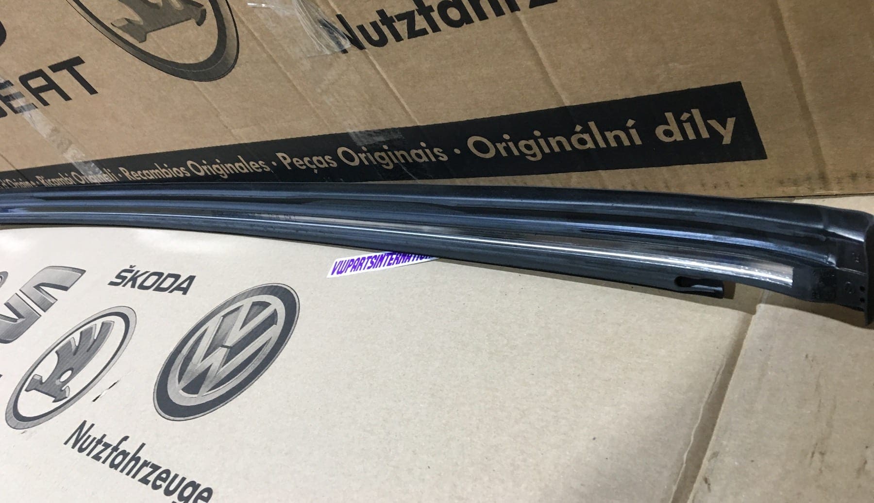 VW Vento Roof Rubber Rain Gutter Molding Satin Black Left NS New Genuine NOS OEM VW Part VW