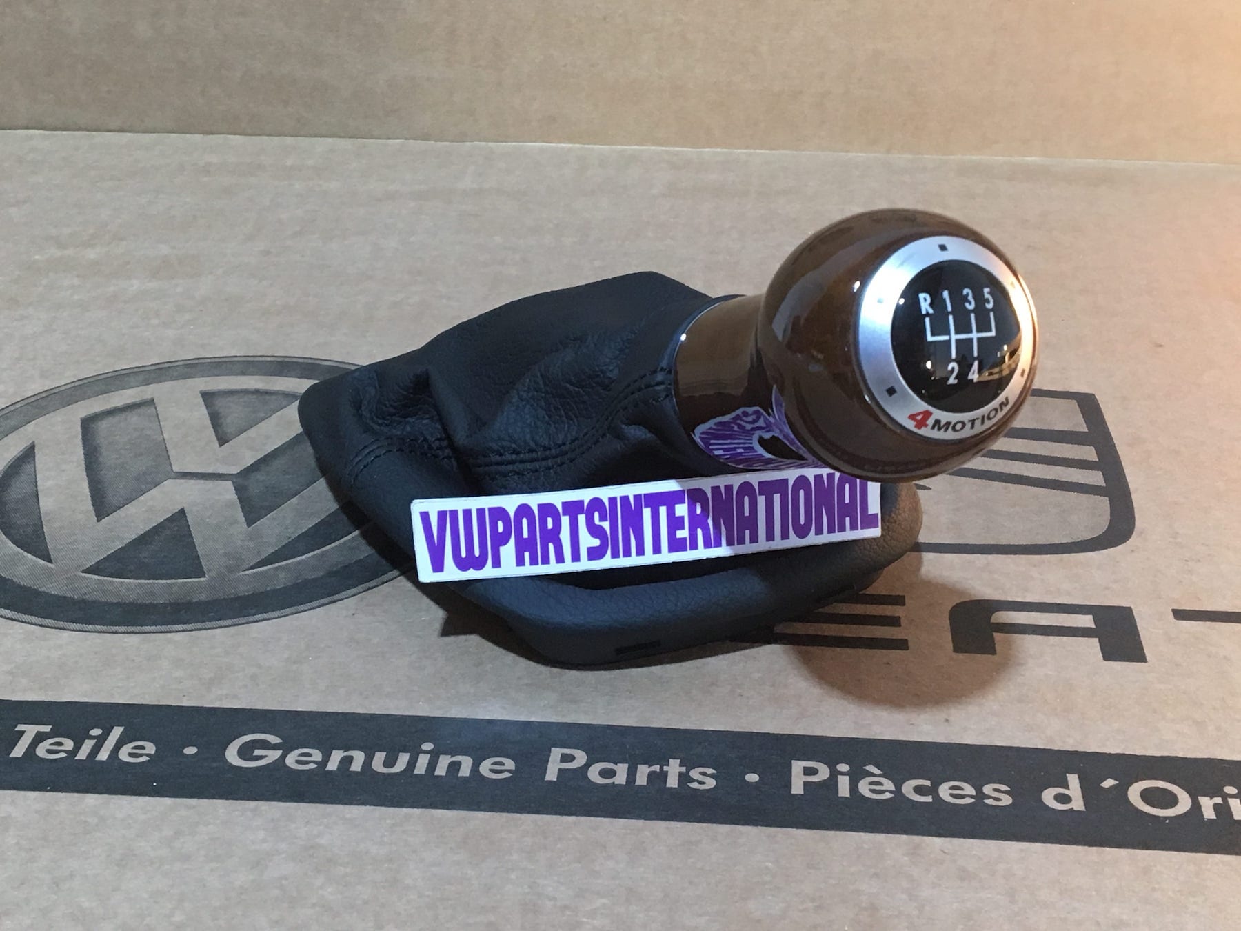 VW Golf MK4 Bora 4 Motion 5 Speed Wooden Gear Knob with Leather Gaitor