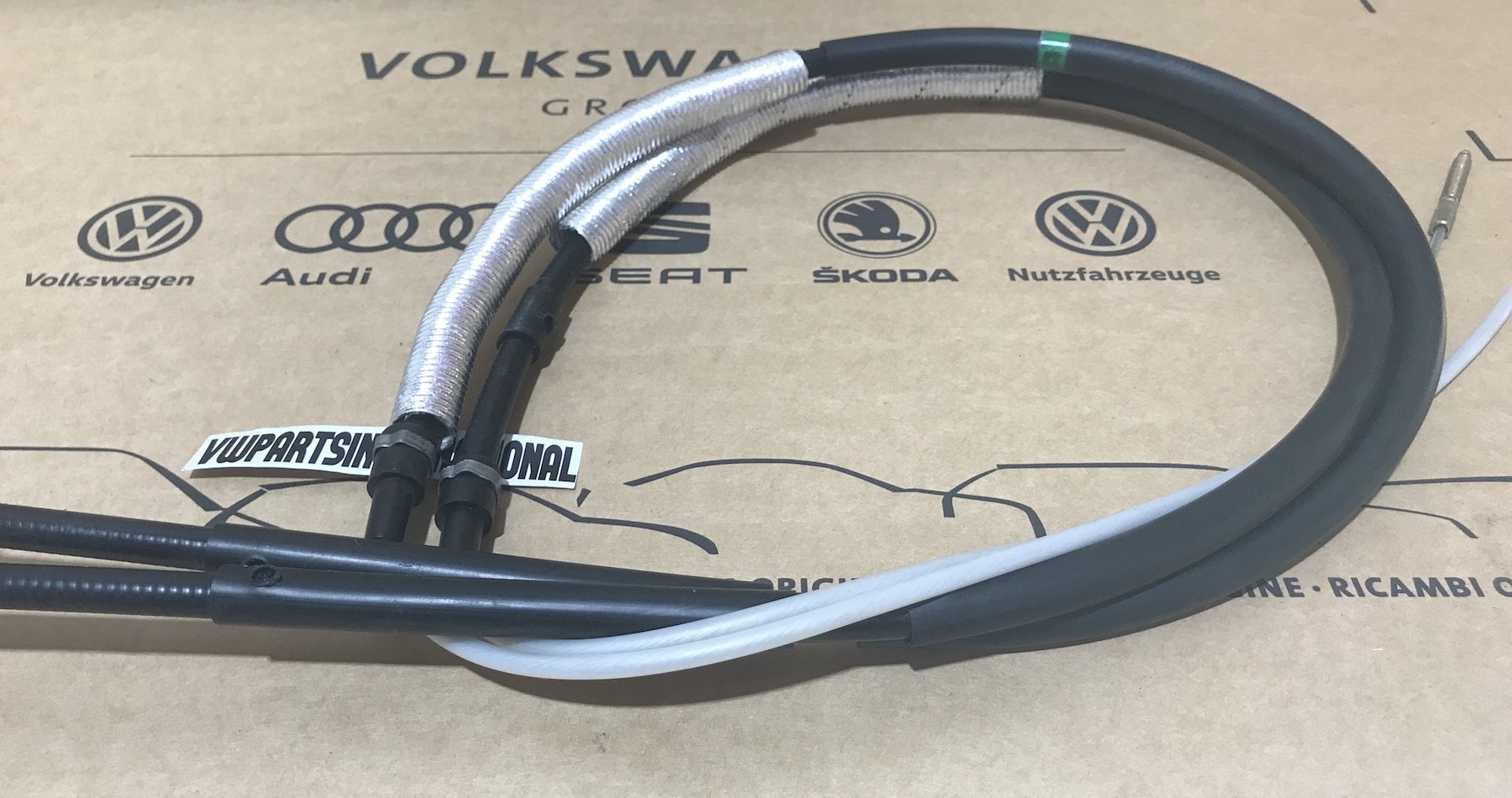 VW Golf MK3 Syncro 2x Handbrake Cables 1H0609721B New Genuine NOS OEM
