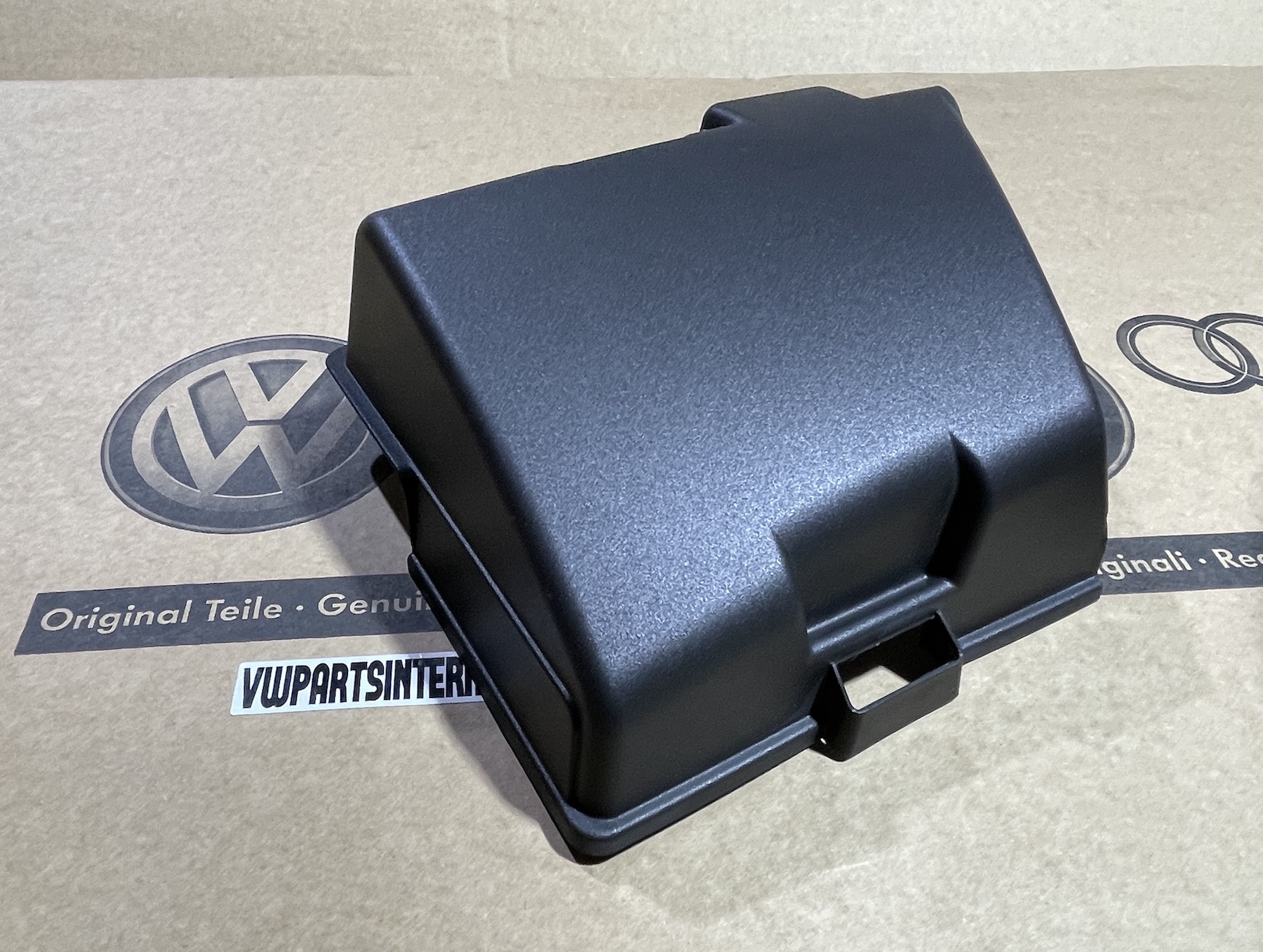 VW New Beetle Battery Cover Lid Casing Top Piece Genuine New OEM VW