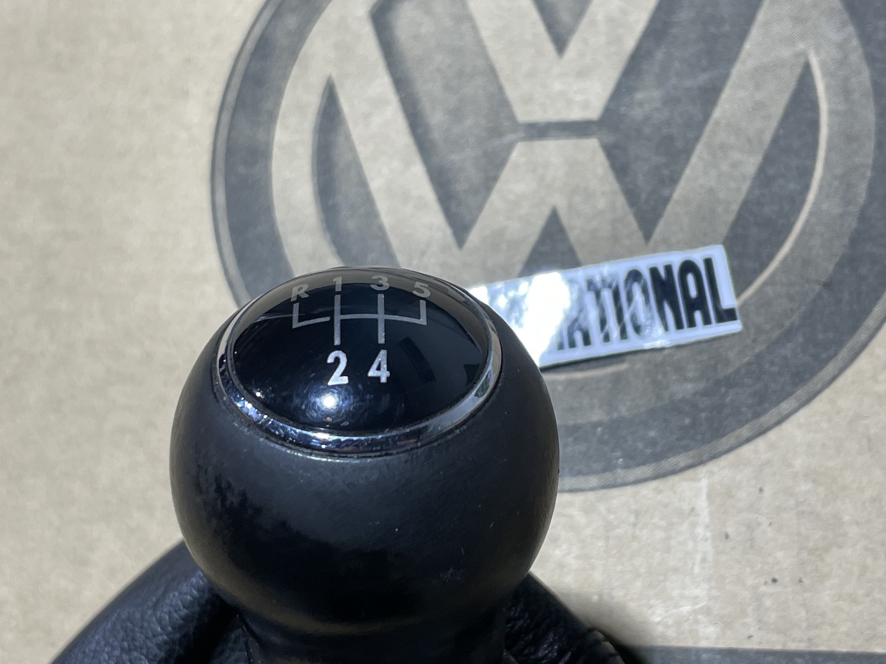 VW Golf MK4 5 Speed Gear Knob Shift Stick Black Leather Used Genuine