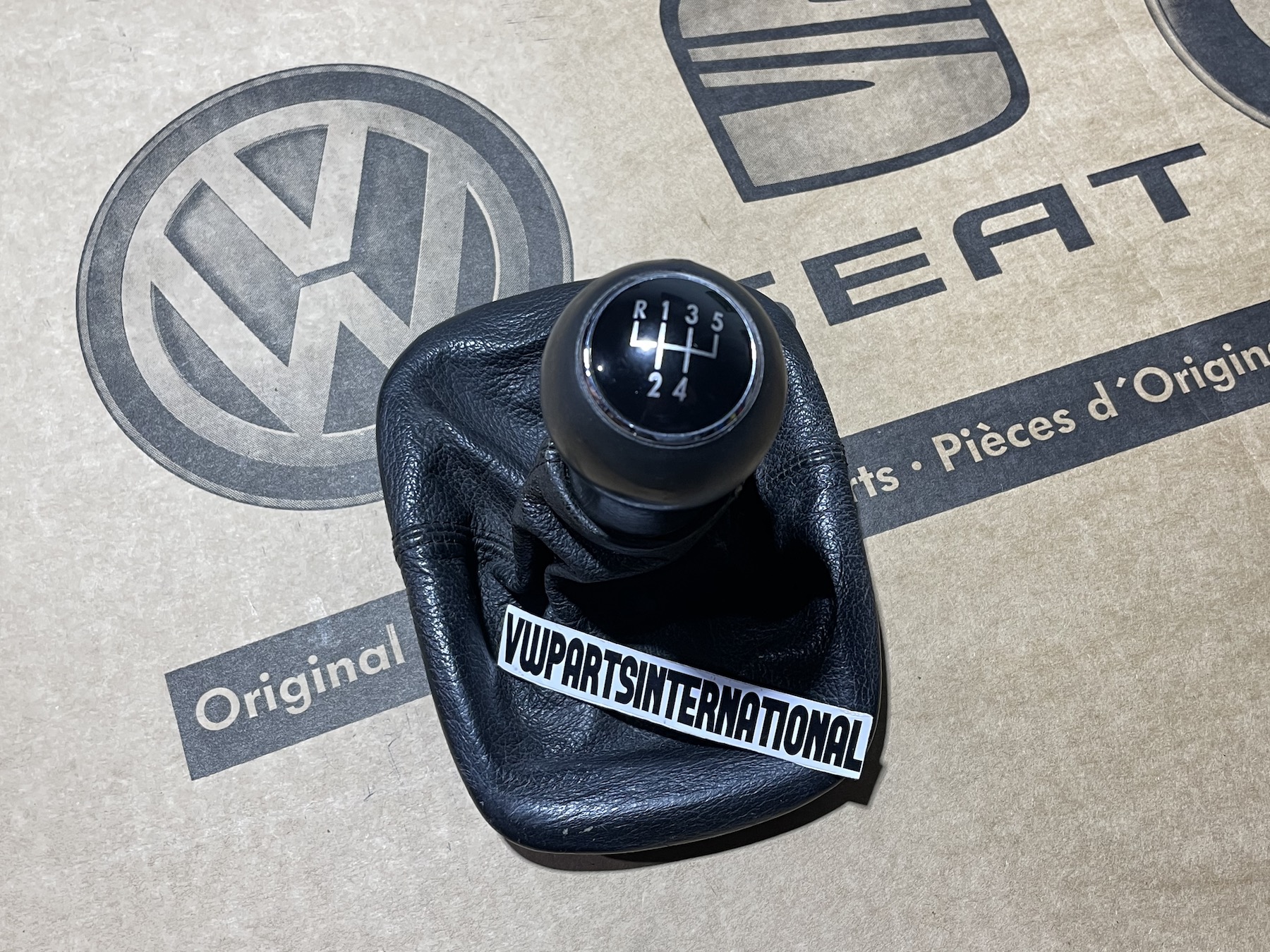 VW Golf MK4 5 Speed Gear Knob Shift Stick Black Leather Used Genuine