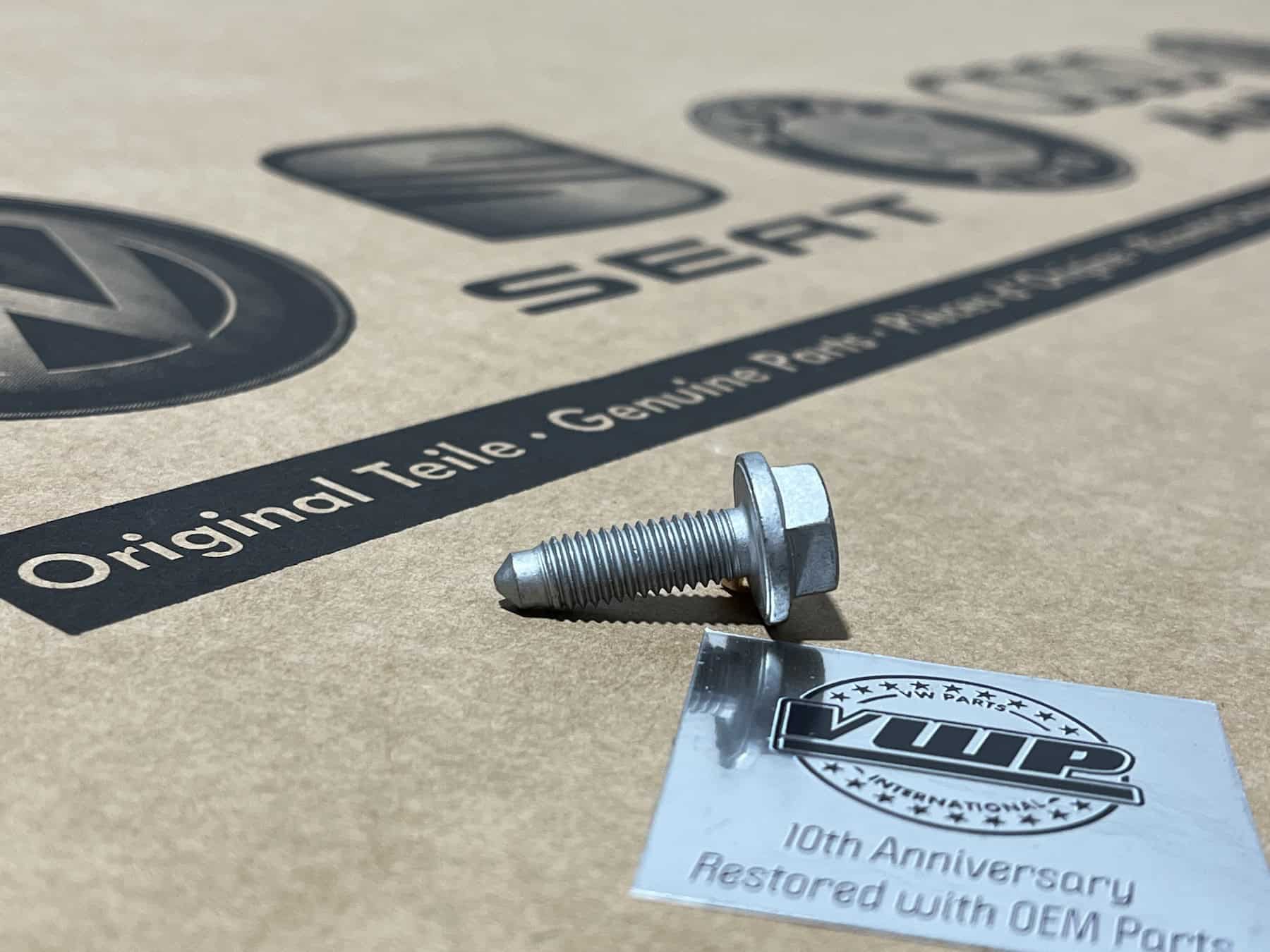 VW Golf MK5 MK6 MK7 GTI TDI R Scirocco Front Strut Top Mount Bolt 26mm