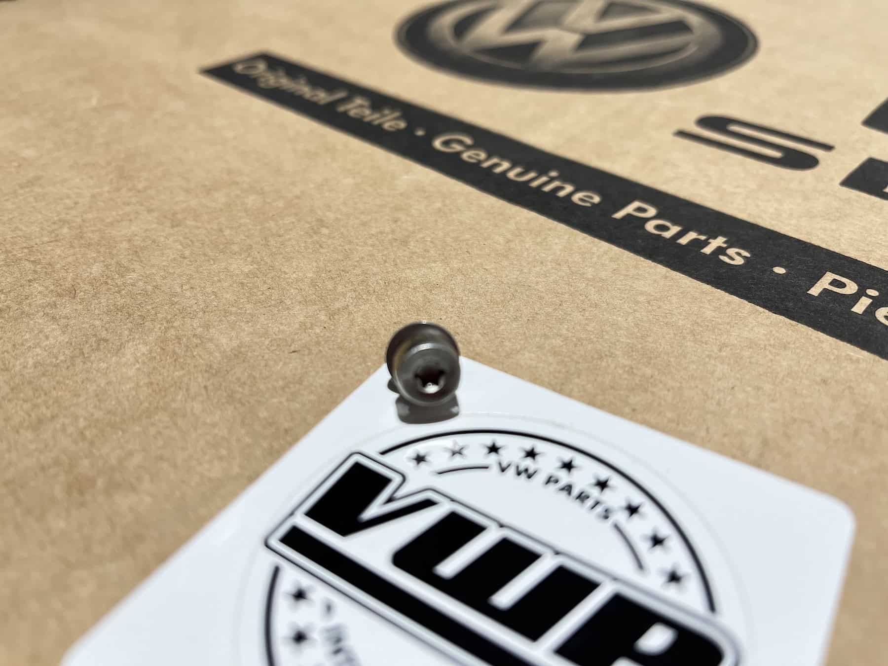 VW Tiguan Blue Motion 5N2 Fuel Filter Housing Lid Bolt New Genuine OEM