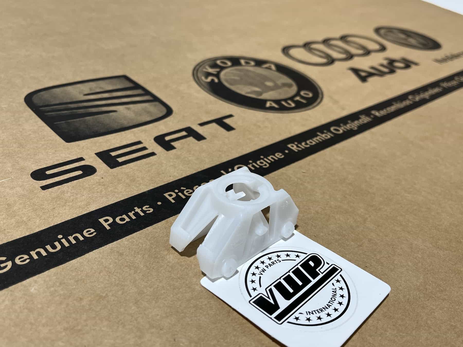 VW Golf MK5 MK6 MK7 Scirocco MK3 Brake Pedal Retainer Clip Genuine New