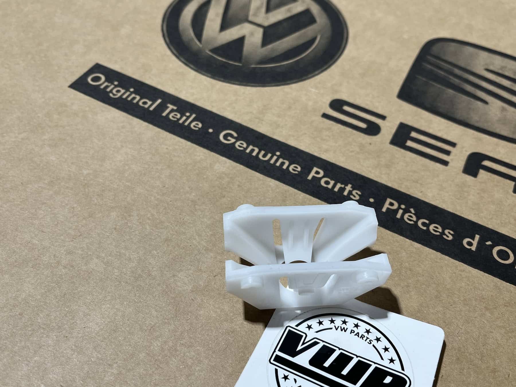 VW Golf MK5 MK6 MK7 Scirocco MK3 Brake Pedal Retainer Clip Genuine New