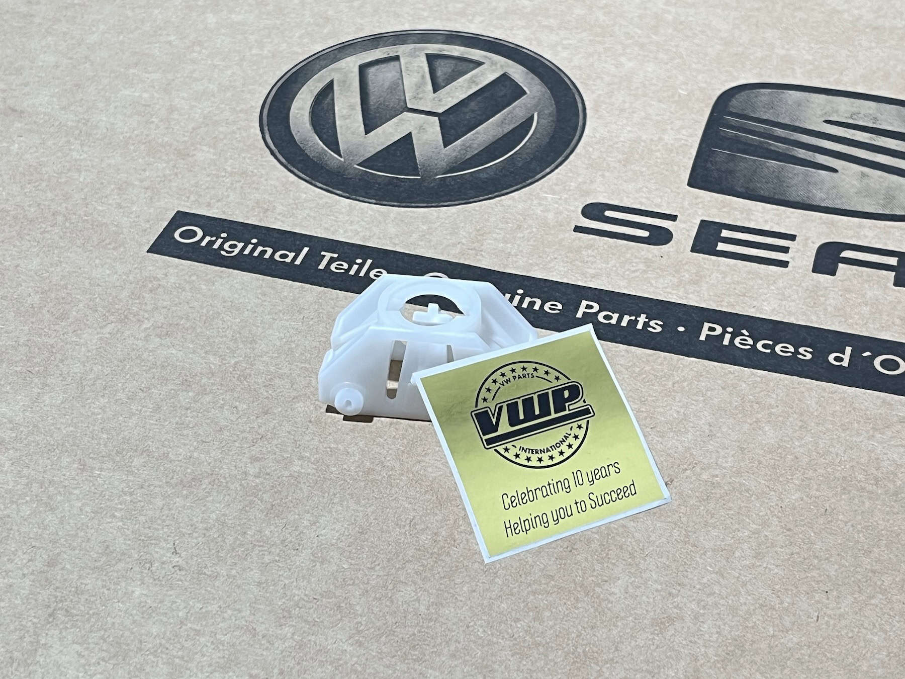 VW Golf MK5 MK6 MK7 Scirocco MK3 Brake Pedal Retainer Clip Genuine New