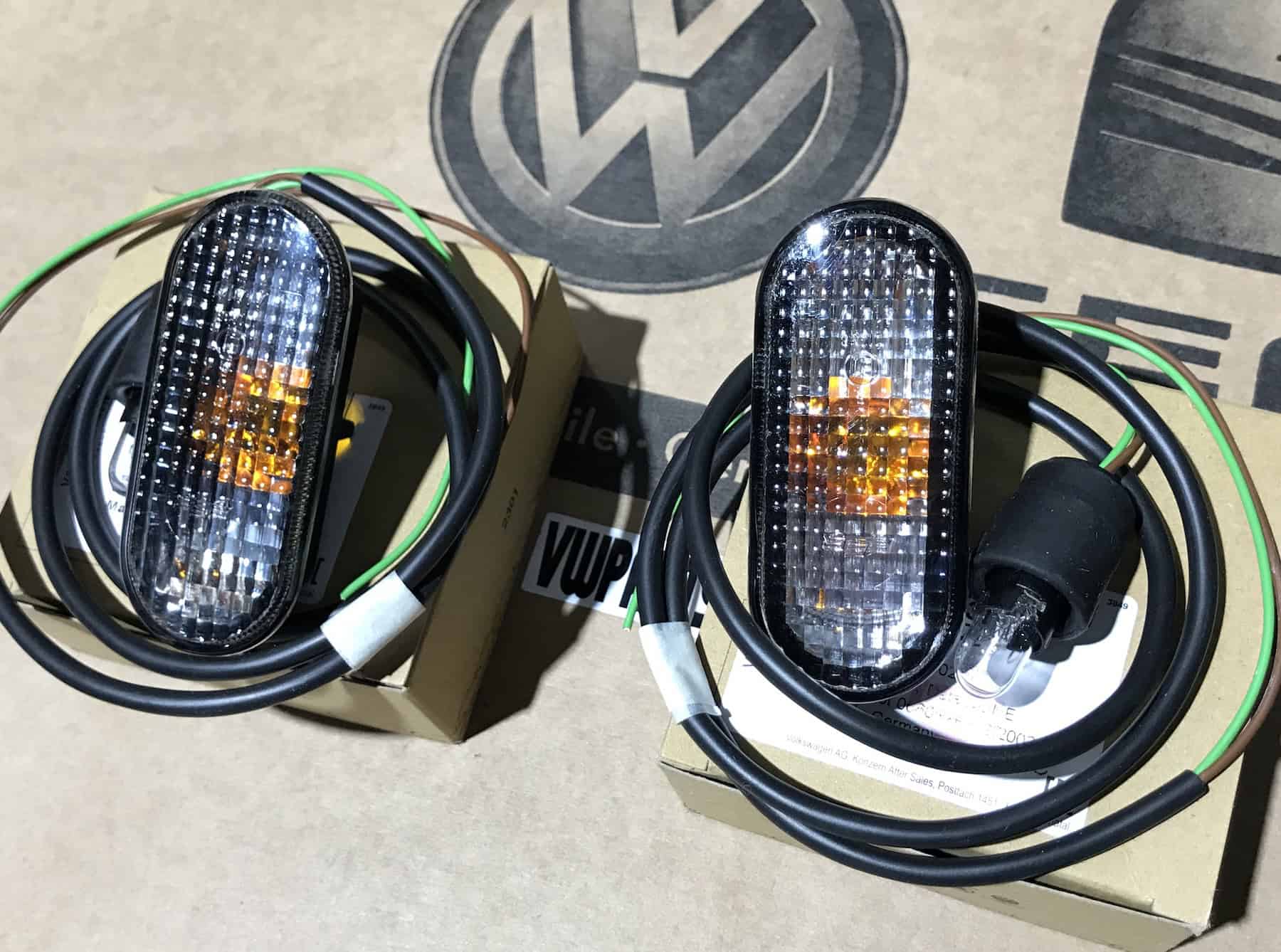 VW Golf MK4 Side Indicators Complete Housing Bulbs Looms Blinkers Turn