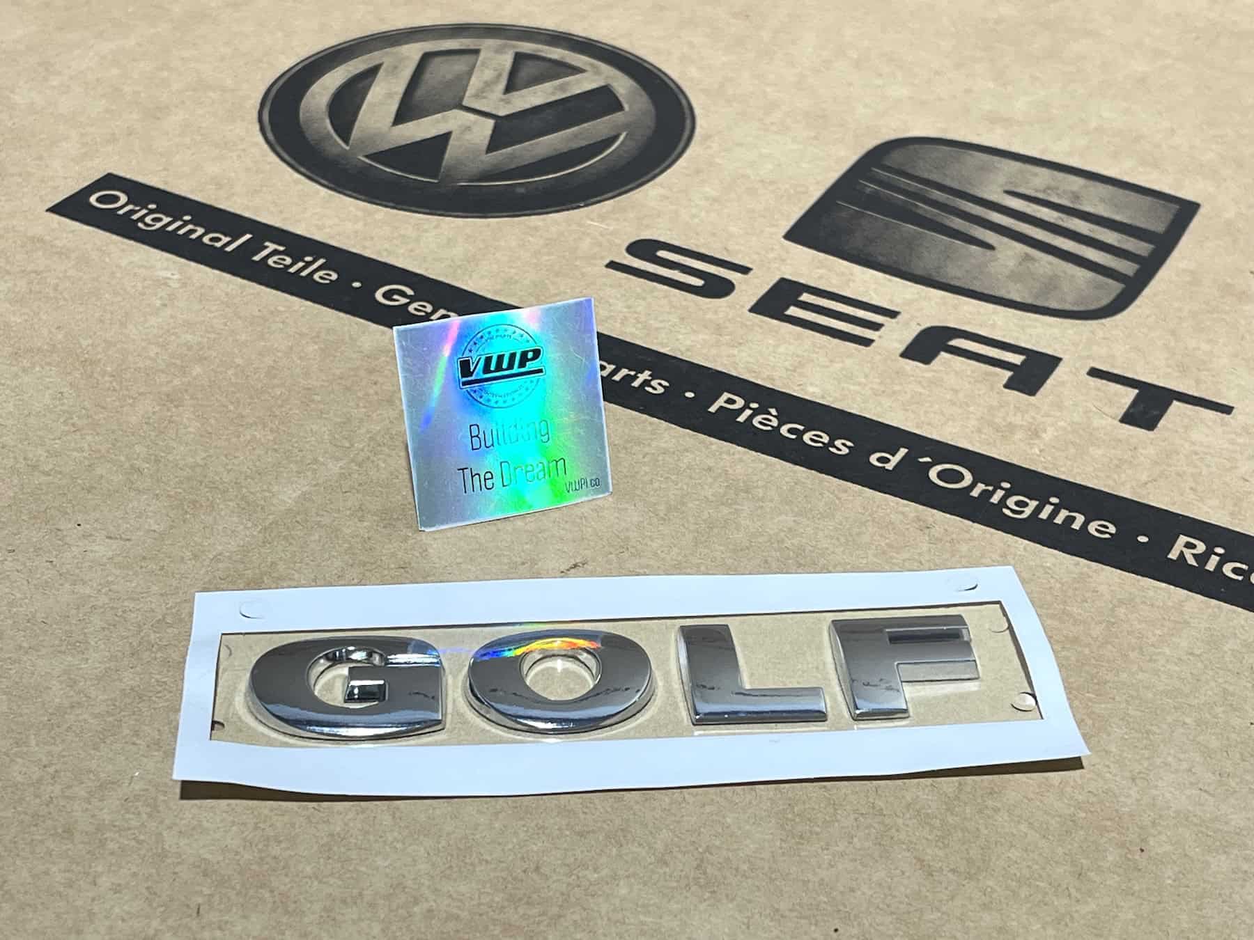 Emblema Posteriore Volkswagen GTI Originale - Cromo E Rosso, Codice 5G0853675ACJZQ - Foto 3