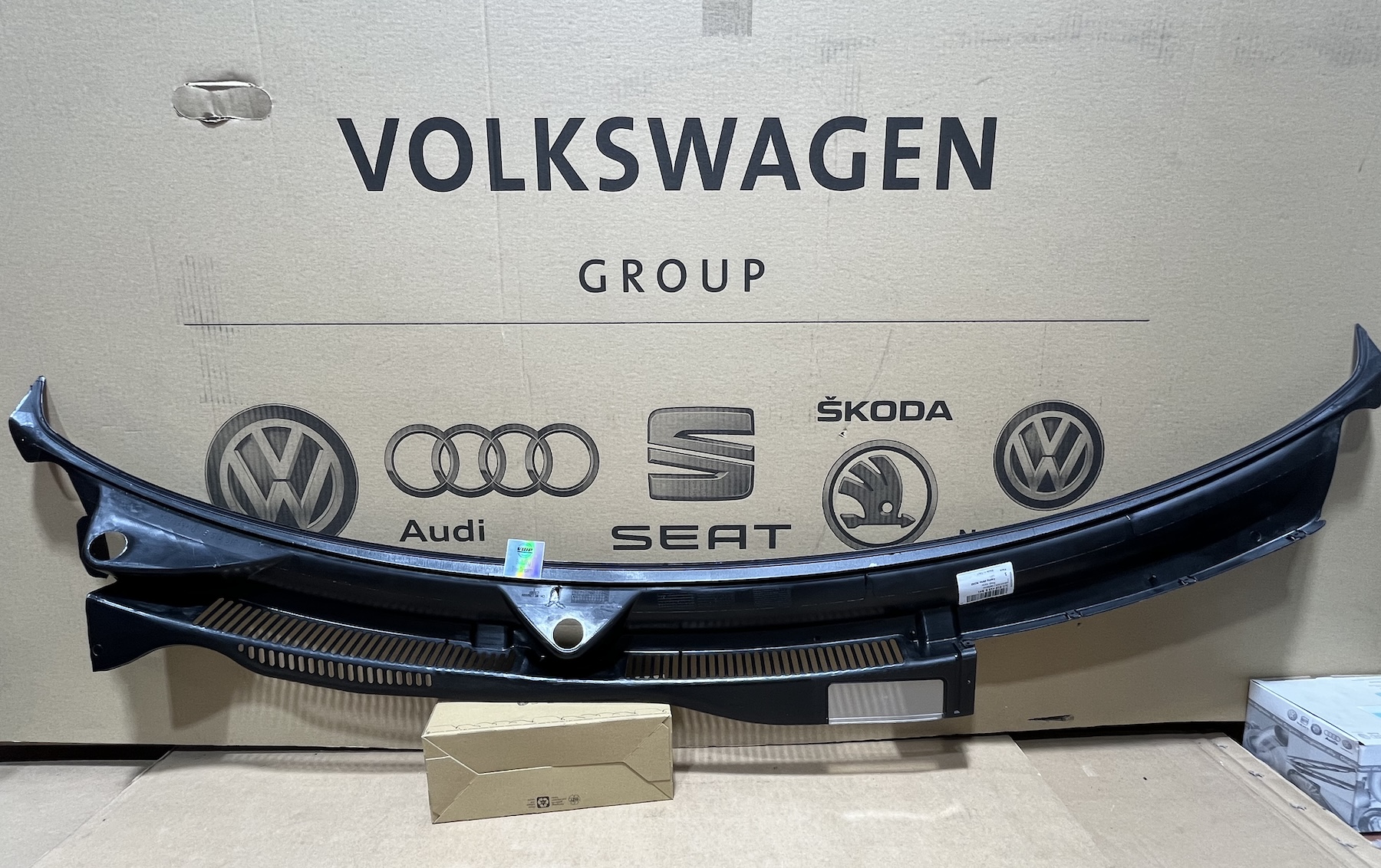VW Golf MK4 R32 GTI Bora TDI Windscreen Scuttle Tray Rain Water 